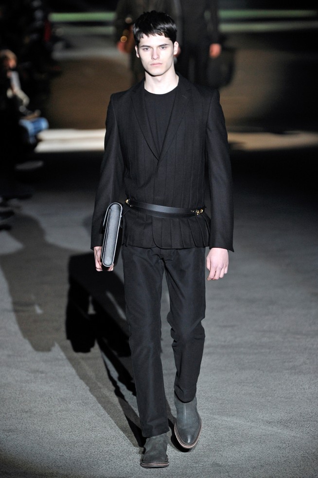 desfile-louisvuittonmen-parisinverno2011rtw-100