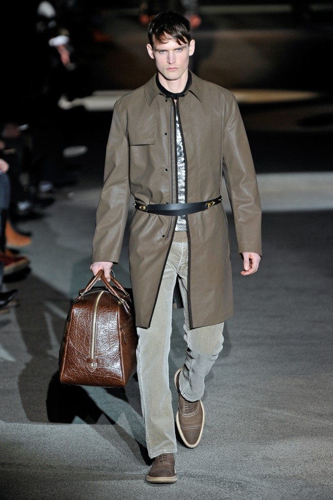 desfile-louisvuittonmen-parisinverno2011rtw-125
