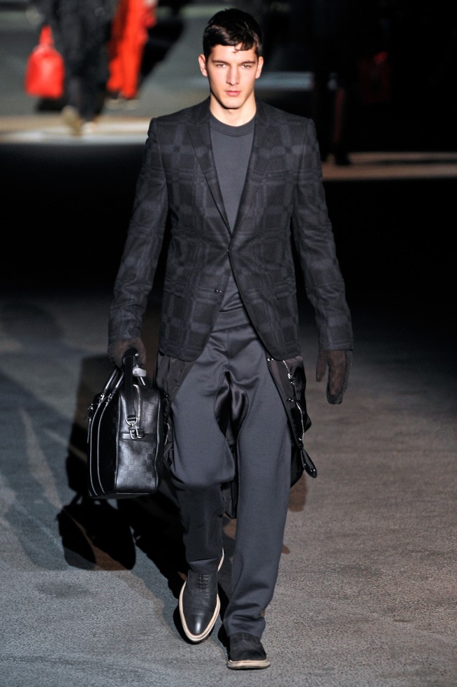 desfile-louisvuittonmen-parisinverno2011rtw-140