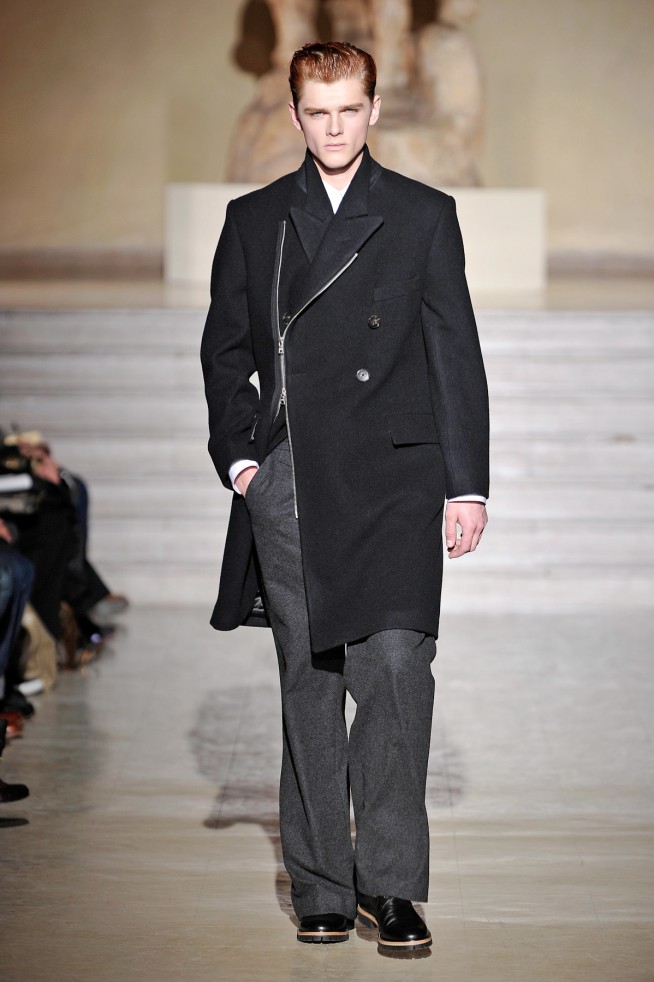 desfile-driesvannoten-parisinverno2011men-106