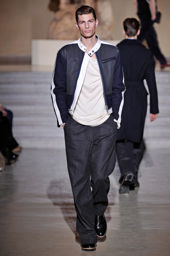 desfile-driesvannoten-parisinverno2011men-117