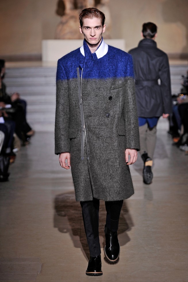 desfile-driesvannoten-parisinverno2011men-119