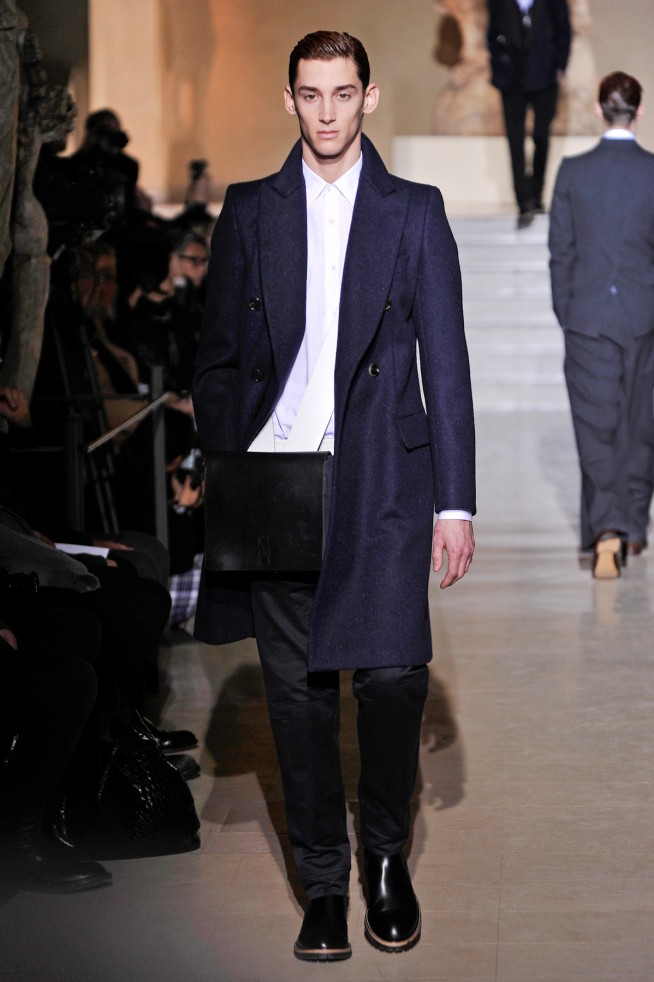 desfile-driesvannoten-parisinverno2011men-121