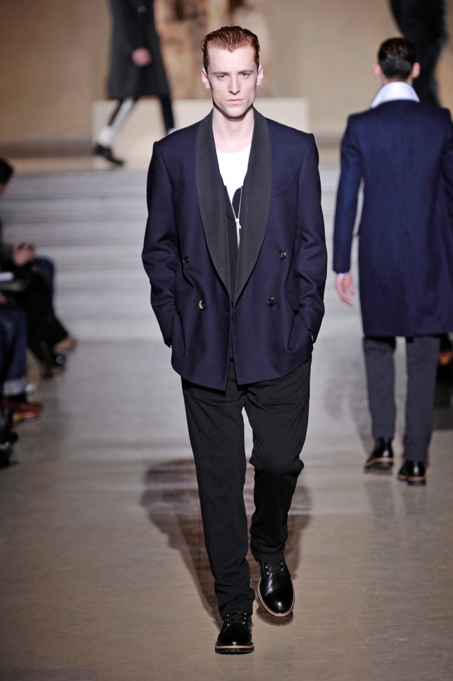 desfile-driesvannoten-parisinverno2011men-122