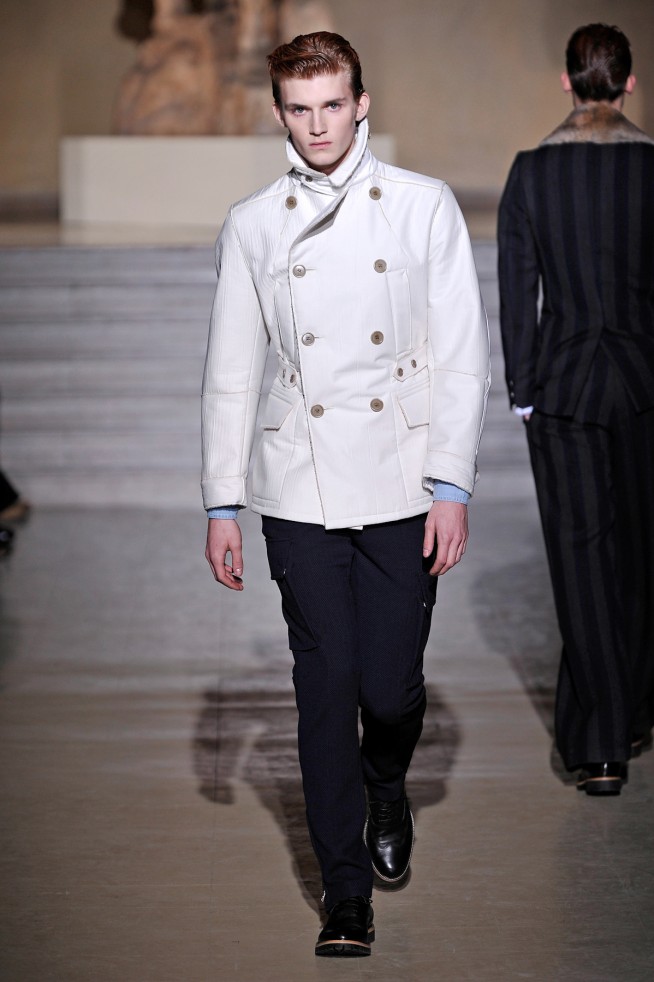 desfile-driesvannoten-parisinverno2011men-127