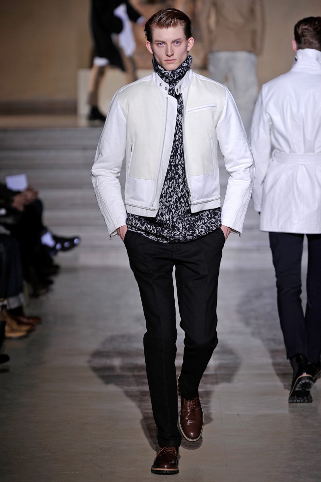 desfile-driesvannoten-parisinverno2011men-139