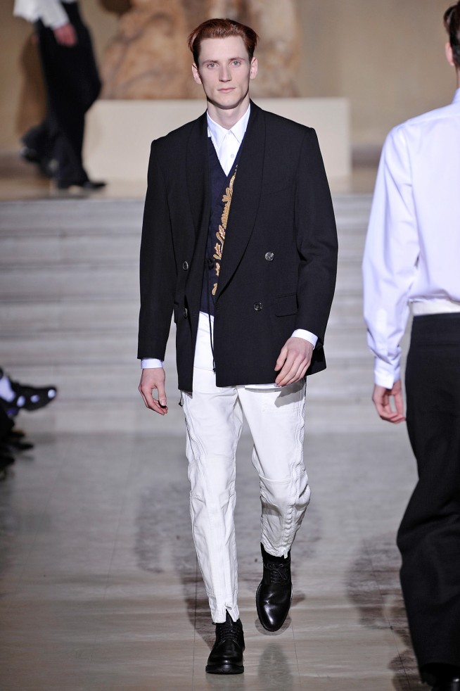 desfile-driesvannoten-parisinverno2011men-142