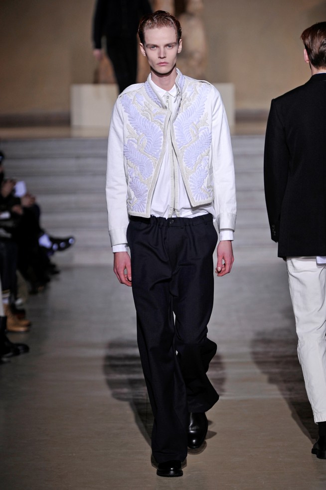 desfile-driesvannoten-parisinverno2011men-143