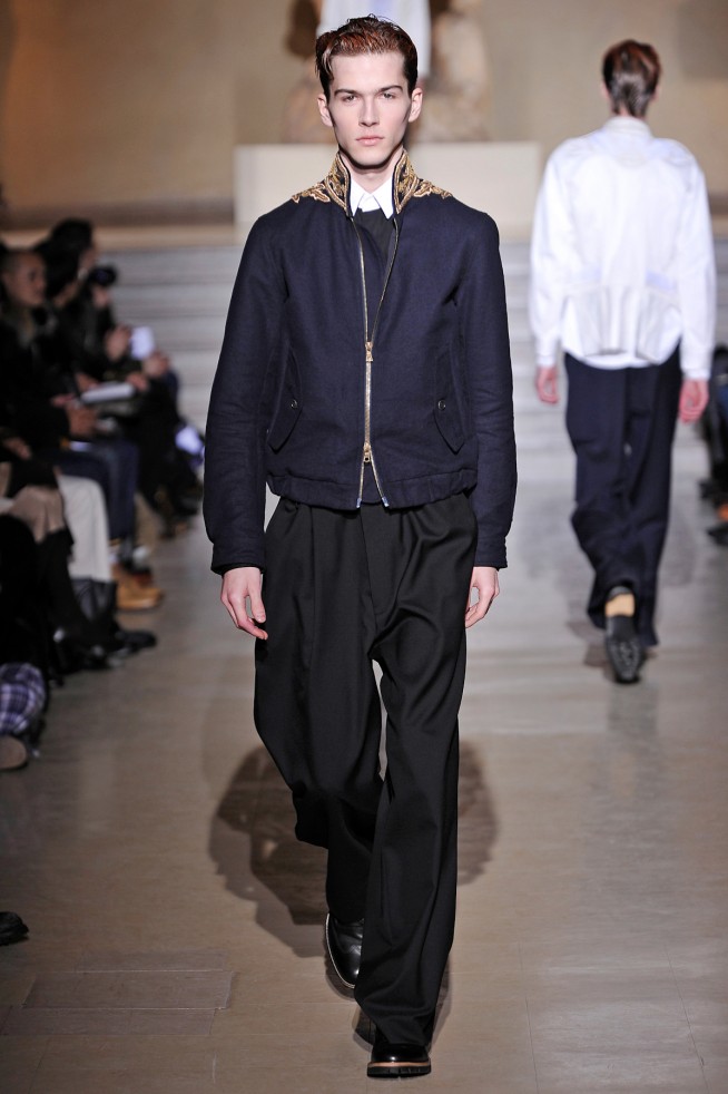 desfile-driesvannoten-parisinverno2011men-144