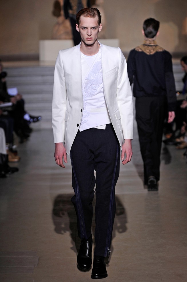 desfile-driesvannoten-parisinverno2011men-145