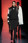 desfile-jpgaultier-parisinverno2011men-103