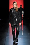 desfile-jpgaultier-parisinverno2011men-105