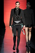 desfile-jpgaultier-parisinverno2011men-112