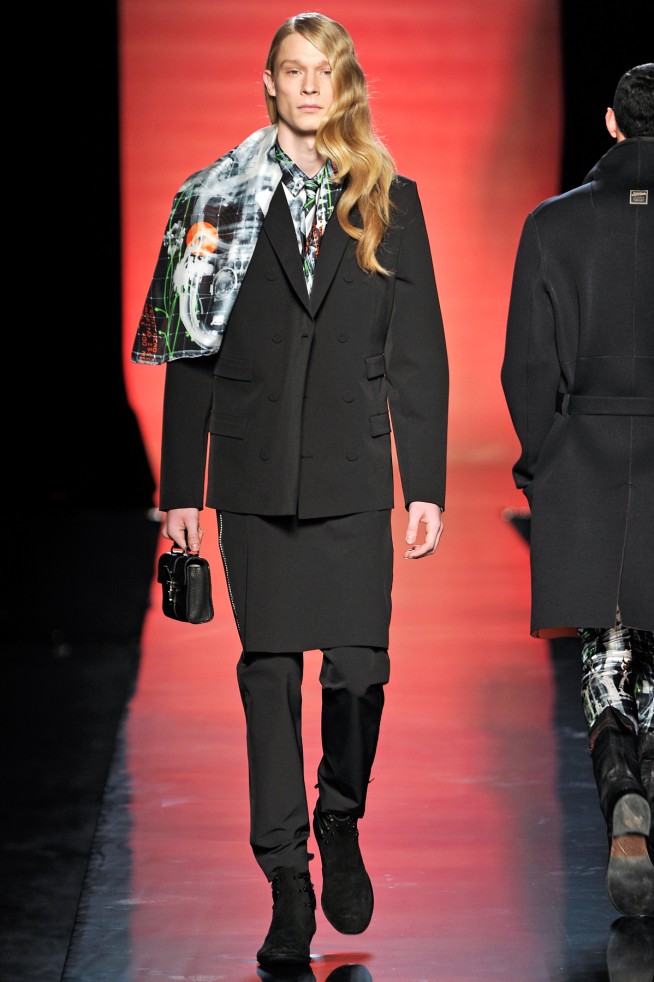desfile-jpgaultier-parisinverno2011men-117