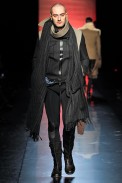 desfile-jpgaultier-parisinverno2011men-119