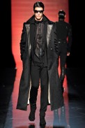 desfile-jpgaultier-parisinverno2011men-126
