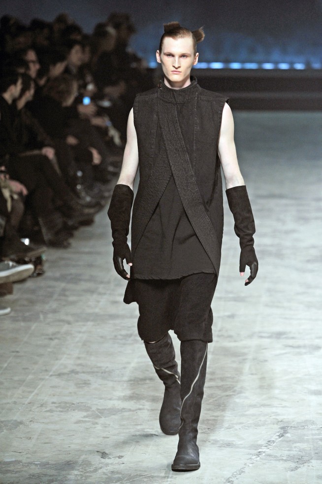 desfile-rickowens-parisinverno2011men-118
