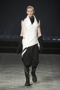 desfile-rickowens-parisinverno2011men-135