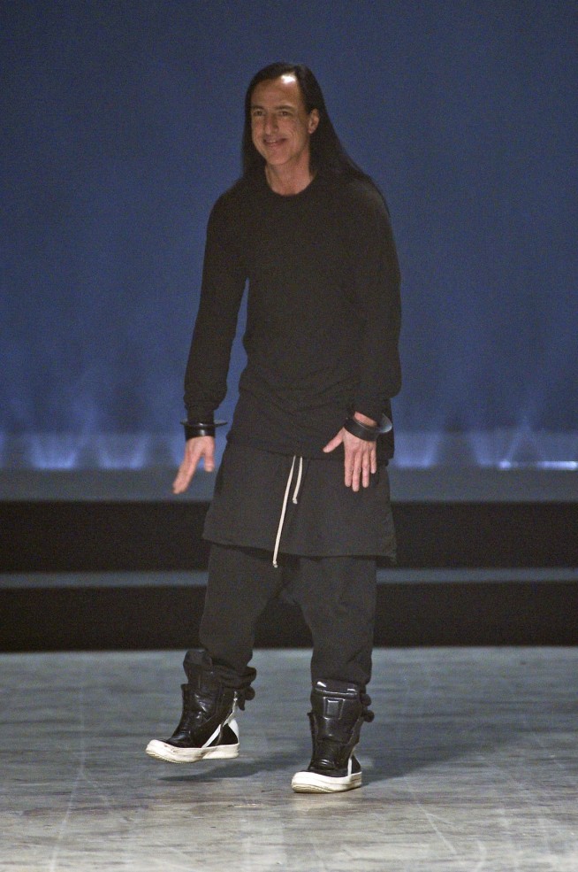 desfile-rickowens-parisinverno2011men-140