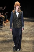 desfile-commedesgarcons-parisinverno2011men-101