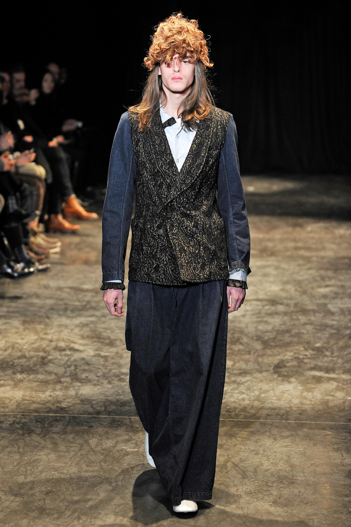 desfile-commedesgarcons-parisinverno2011men-101