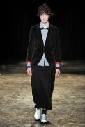 desfile-commedesgarcons-parisinverno2011men-104