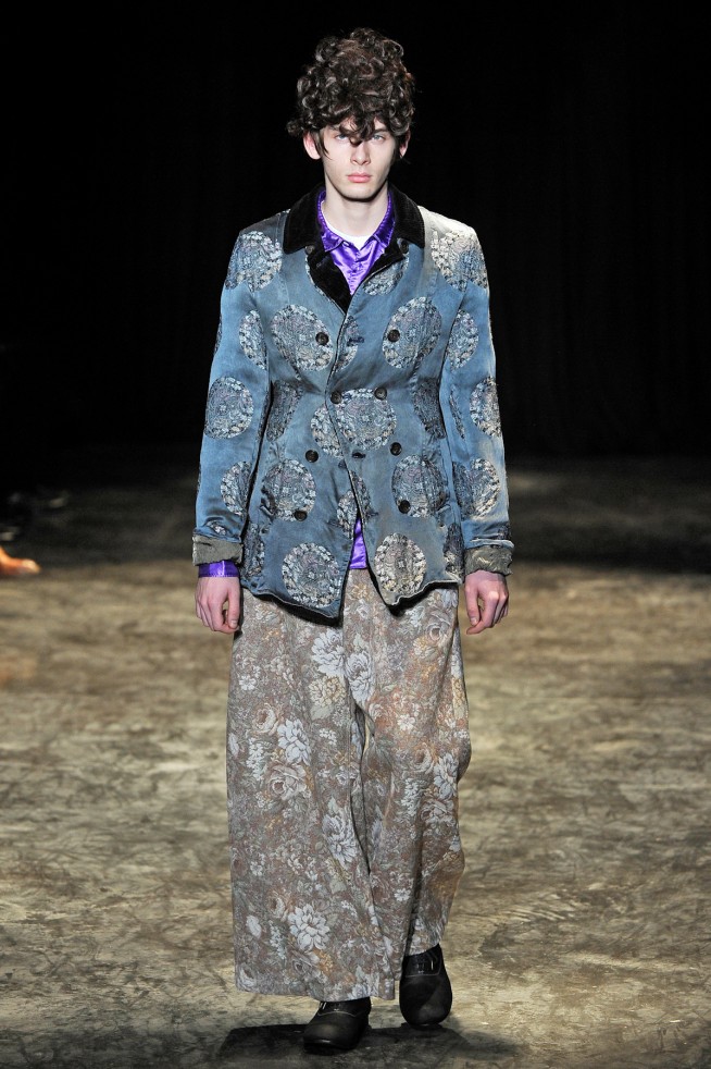 desfile-commedesgarcons-parisinverno2011men-107