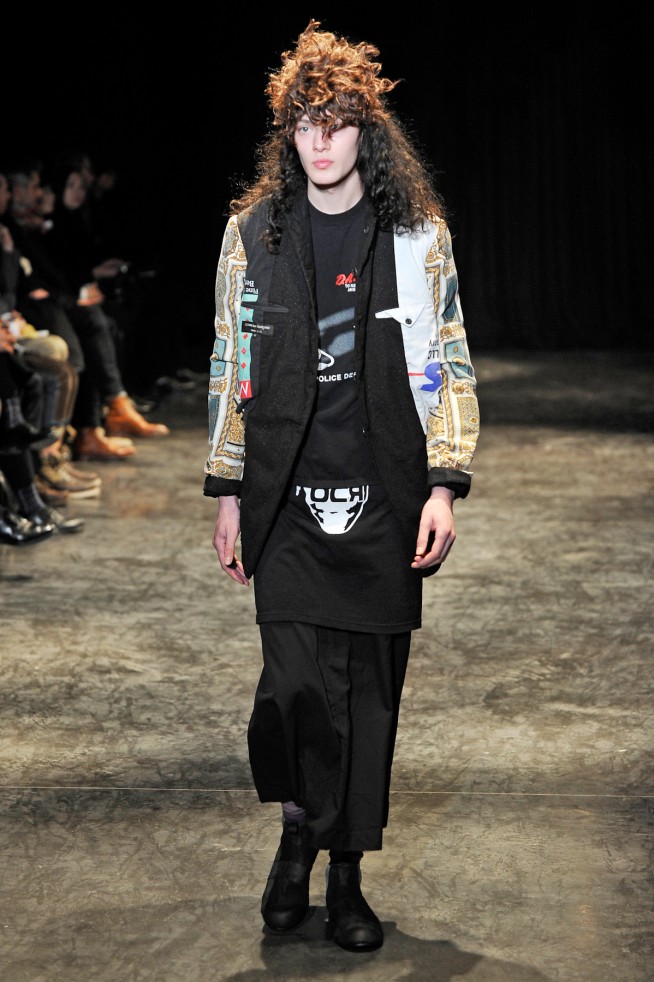 desfile-commedesgarcons-parisinverno2011men-111