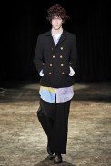 desfile-commedesgarcons-parisinverno2011men-115