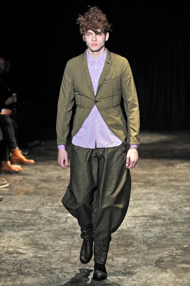 desfile-commedesgarcons-parisinverno2011men-117