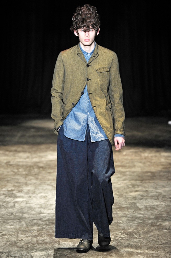 desfile-commedesgarcons-parisinverno2011men-119
