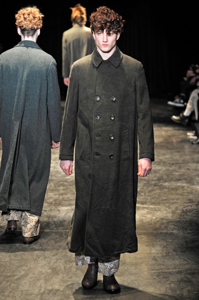 desfile-commedesgarcons-parisinverno2011men-124