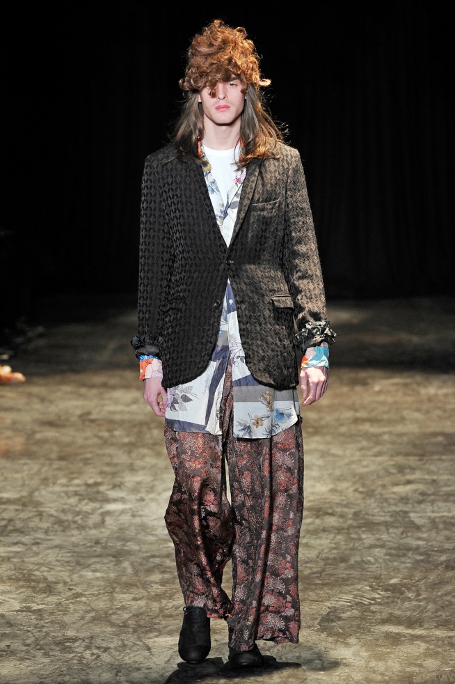 desfile-commedesgarcons-parisinverno2011men-125