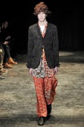 desfile-commedesgarcons-parisinverno2011men-126