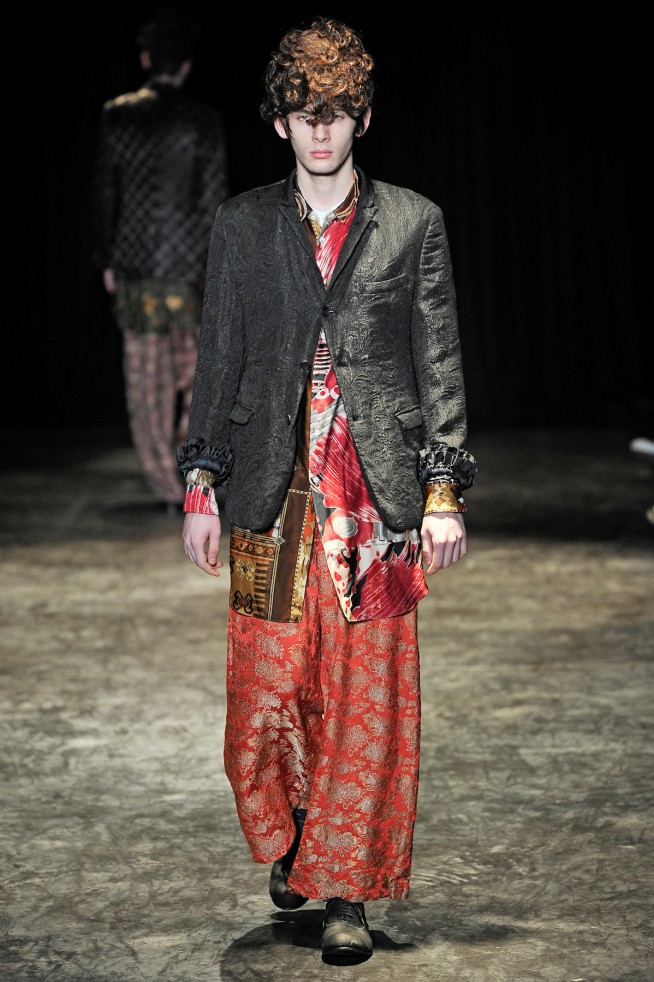 desfile-commedesgarcons-parisinverno2011men-128