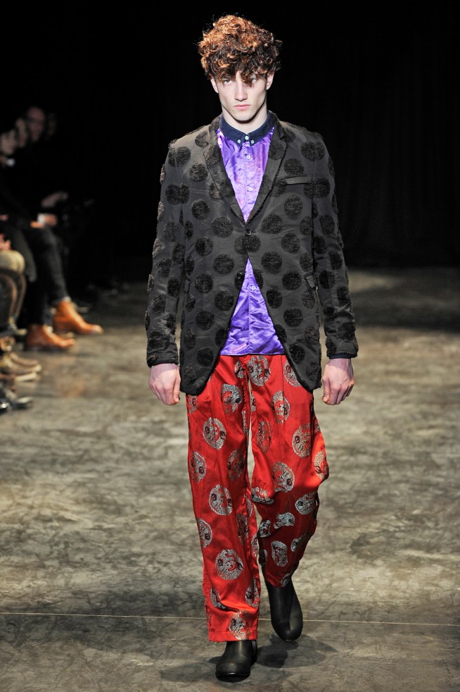 desfile-commedesgarcons-parisinverno2011men-134