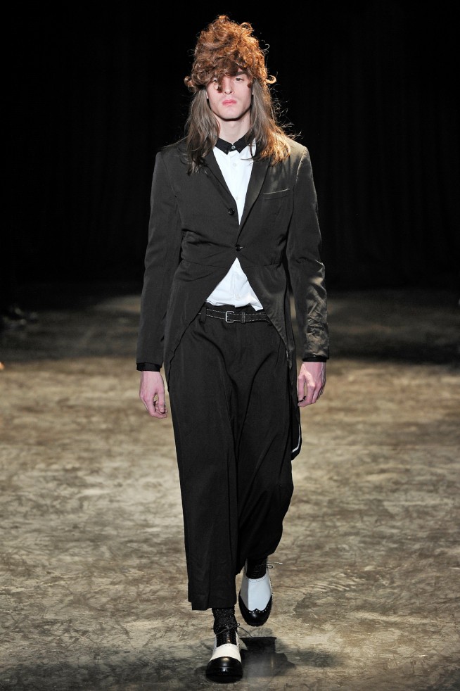 desfile-commedesgarcons-parisinverno2011men-136