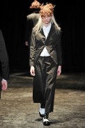 desfile-commedesgarcons-parisinverno2011men-139
