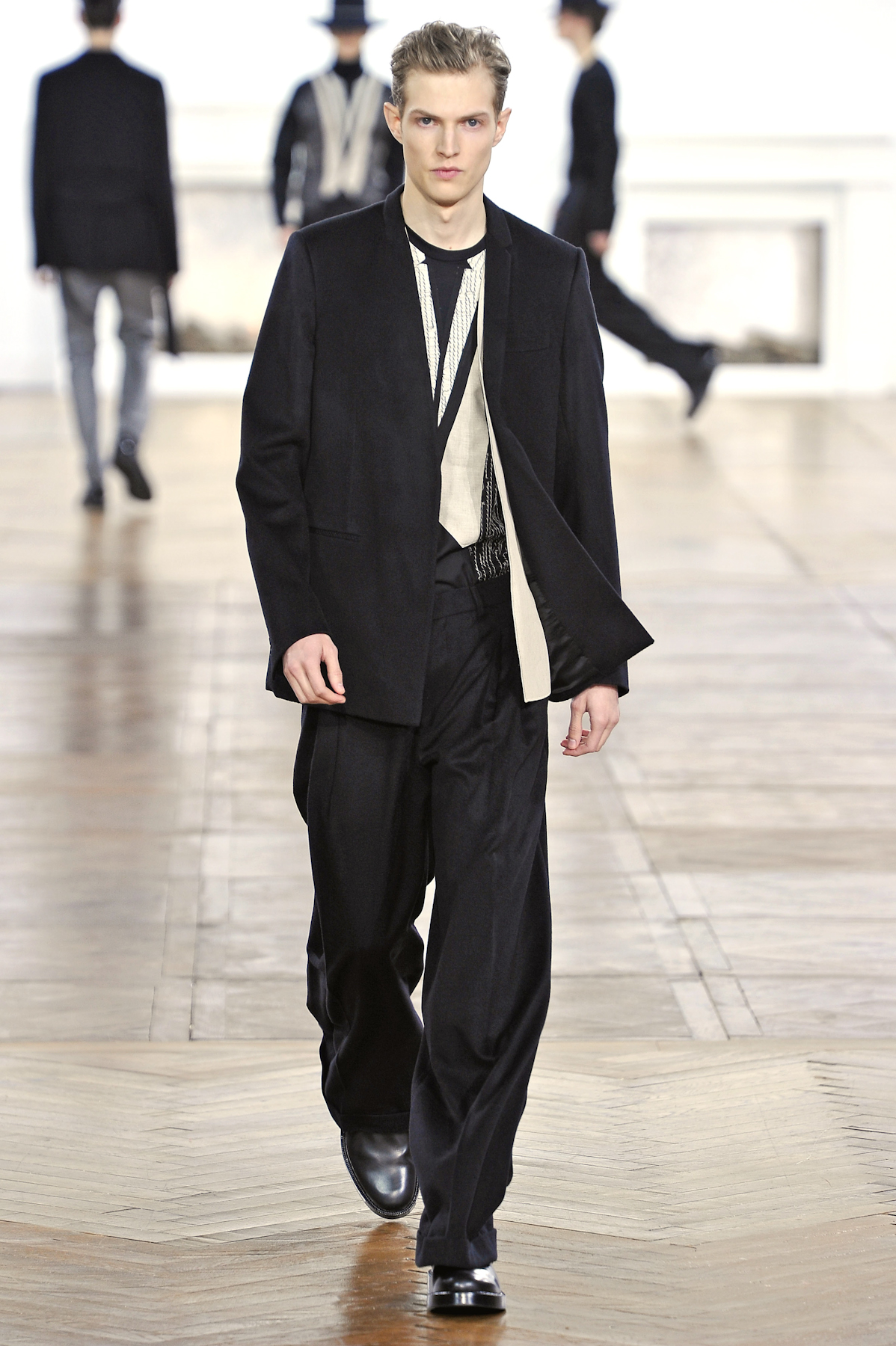 desfiles-diorhomme-parisinverno2011men-123