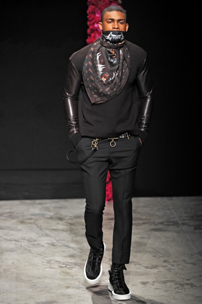 desfiles-givenchy-parisinverno2011men-114