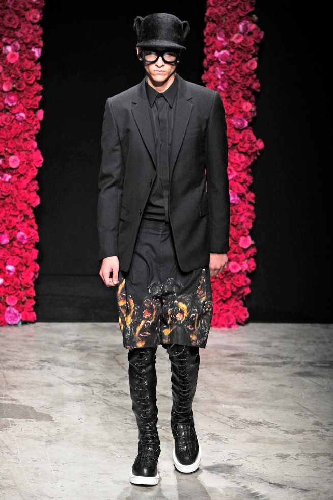 desfiles-givenchy-parisinverno2011men-101