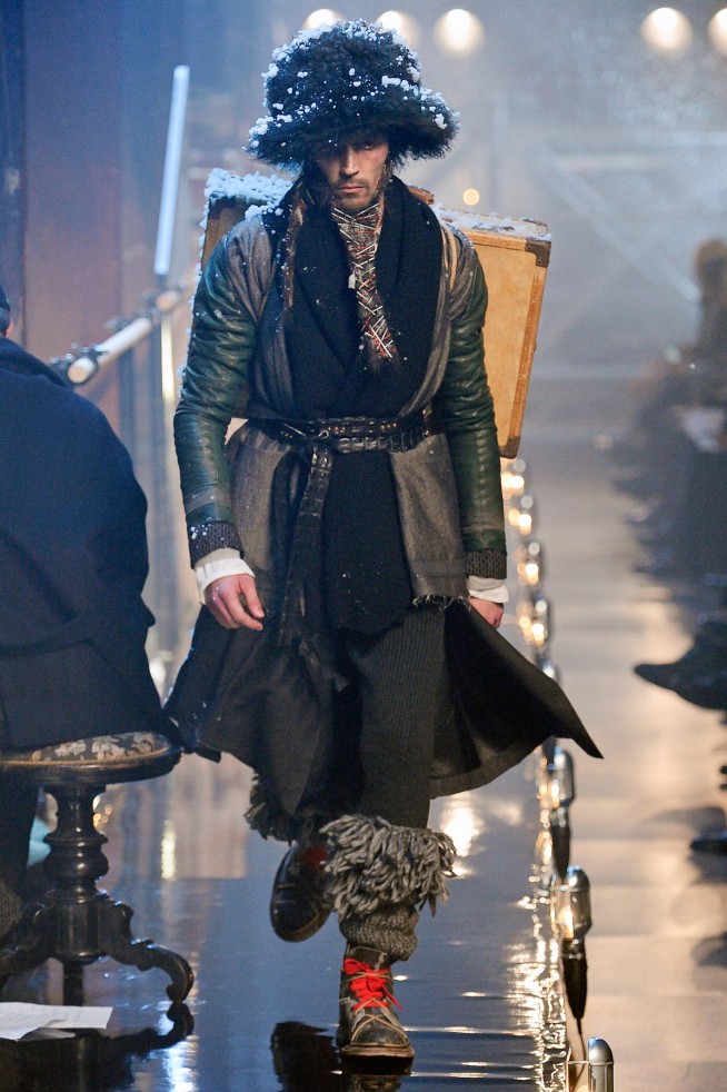 desfiles-johngalliano-parisinverno2011men-100