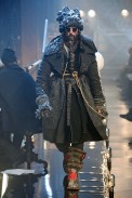 desfiles-johngalliano-parisinverno2011men-101