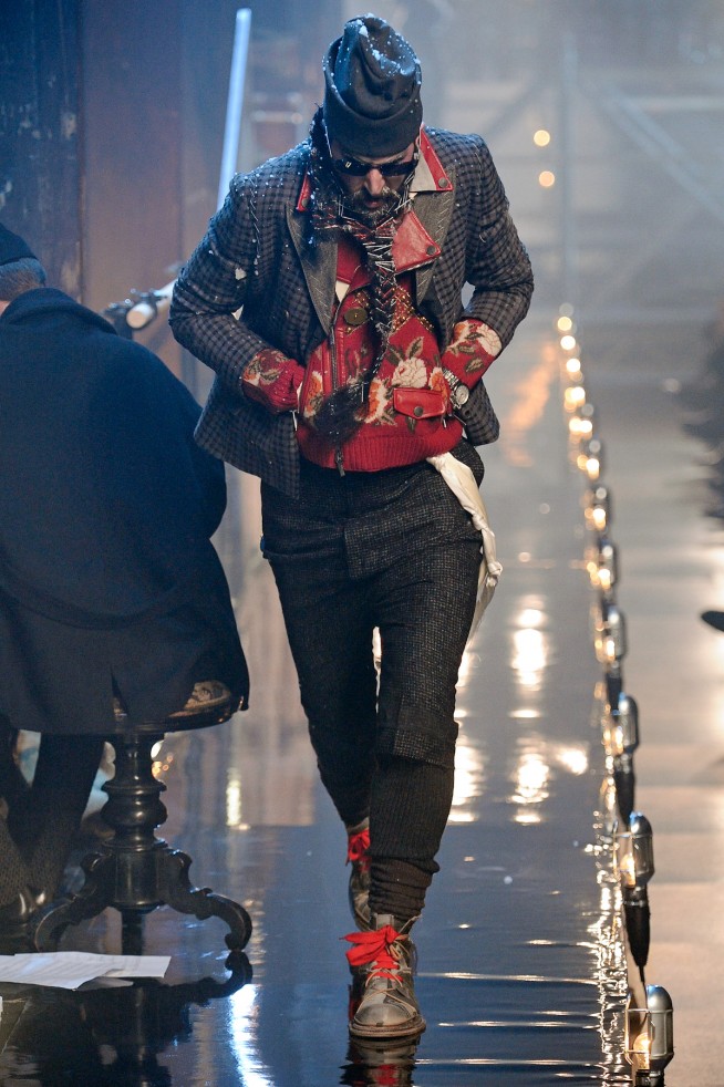 desfiles-johngalliano-parisinverno2011men-103