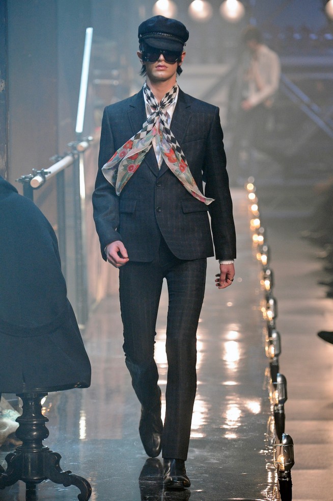 desfiles-johngalliano-parisinverno2011men-114