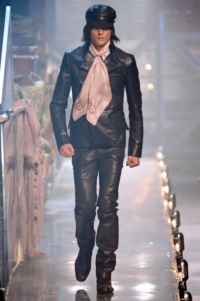 desfiles-johngalliano-parisinverno2011men-119