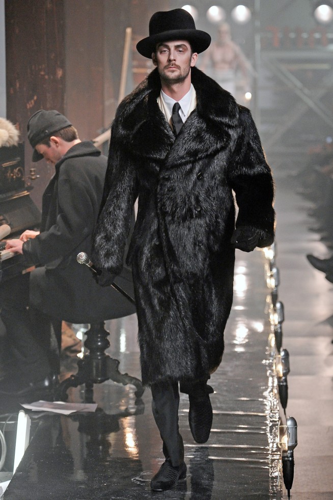desfiles-johngalliano-parisinverno2011men-123