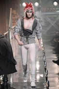 desfiles-johngalliano-parisinverno2011men-127