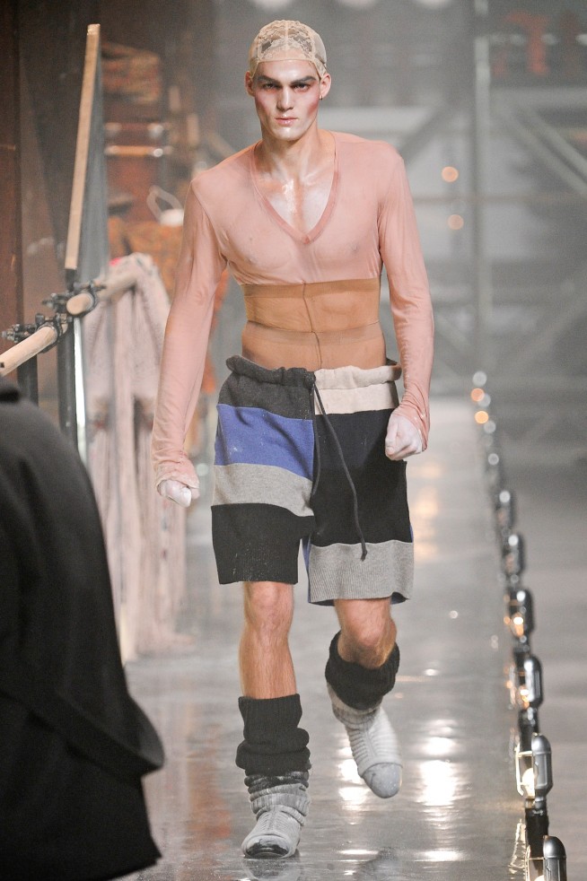 desfiles-johngalliano-parisinverno2011men-128