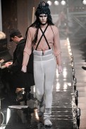 desfiles-johngalliano-parisinverno2011men-130